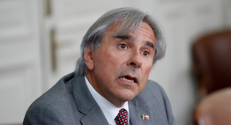 UDI anuncia ley corta para permitir repostular a alcaldes con 12 años en el cargo