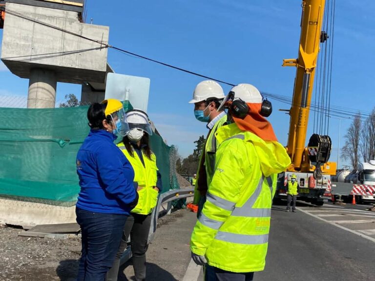 Teno: Avanza construcción de pasarela y refugio peatonal sobre Ruta 5