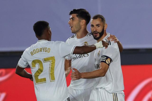 Real Madrid triunfó y vuelve a alejarse del Barcelona a tres fechas del final