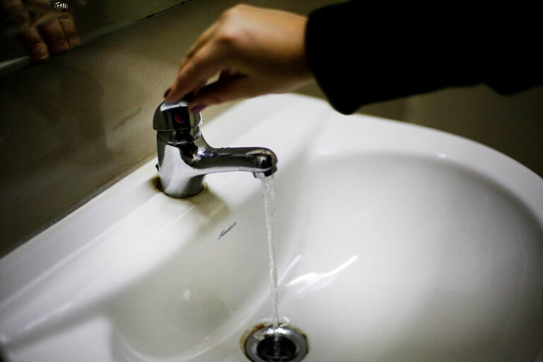 Nuevosur habilita estanques para distribuir agua en Hualañé