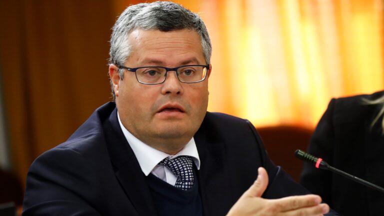 Diputado Rentería se querella por ataque a casa de su madre