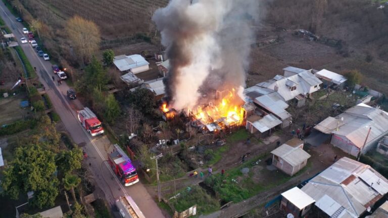 Matrimonio de Romeral resultó damnificado tras incendio de vivienda
