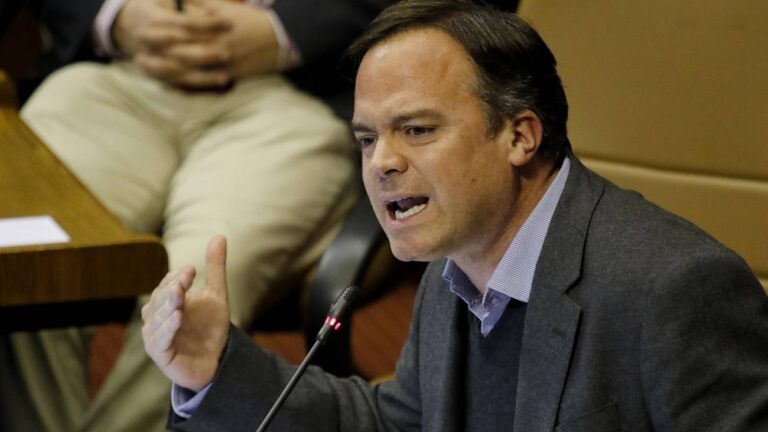 Matías Walker acusa al Presidente Piñera de “obstruccionismo” por veto a proyectos del Congreso