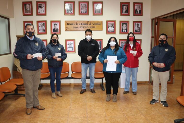Municipalidad de Licantén entregó aporte de $9 millones a bomberos de la comuna