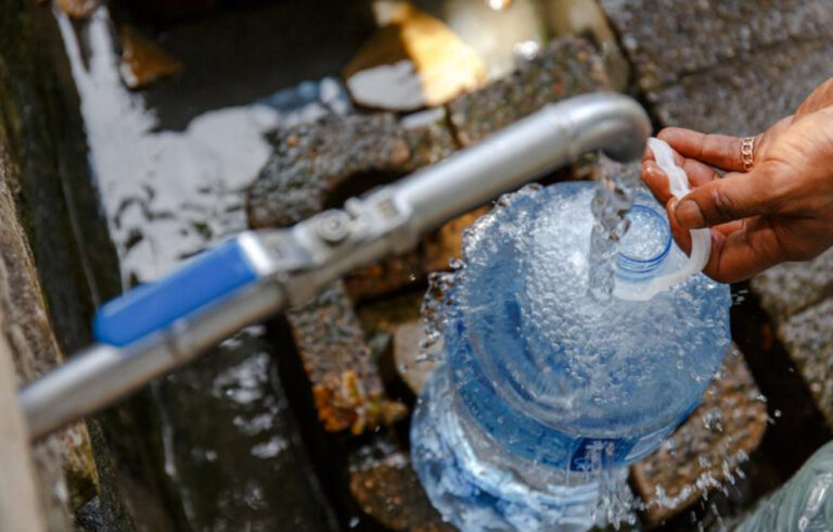 ONU insta a Chile a dar prioridad a los derechos al agua y salud por sobre los intereses económicos