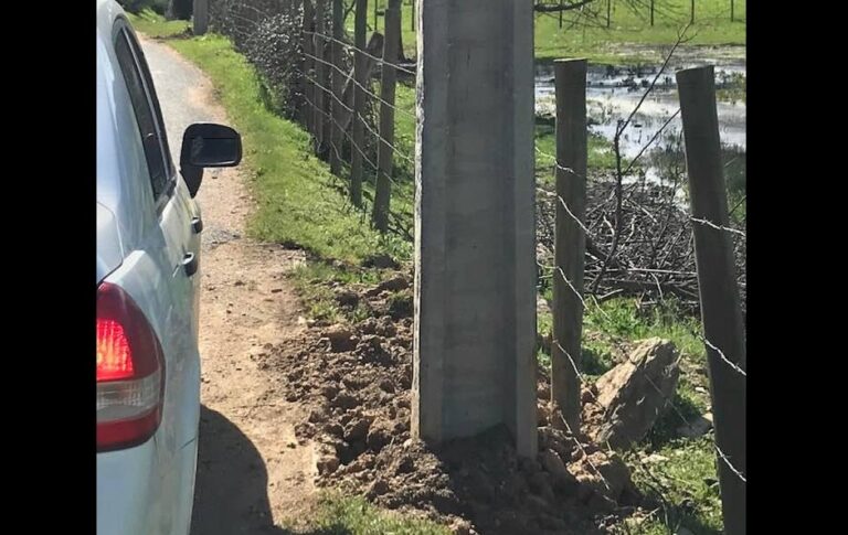 Autoridades critican a CGE por instalación de postes entre el Puente Vichuquén y Las Juntas