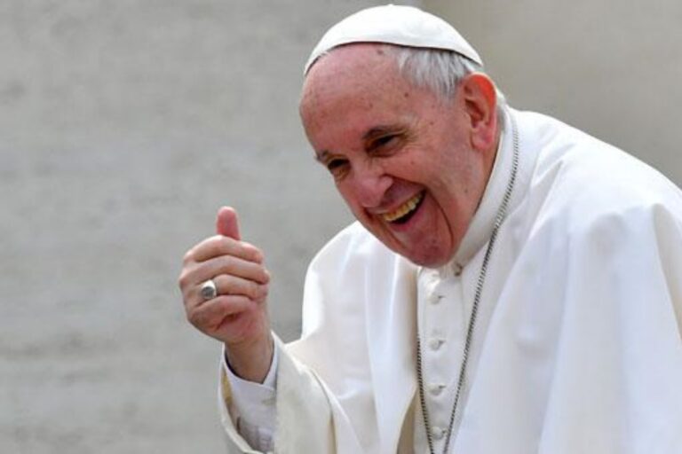 Papa Francisco a padres de hijos LGBTIQ+:
