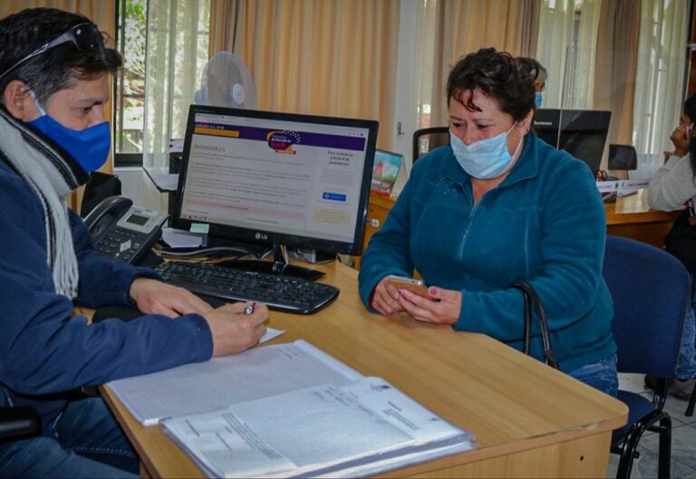 Municipio de Curicó presta ayuda a postulantes al subsidio de vivienda DS49
