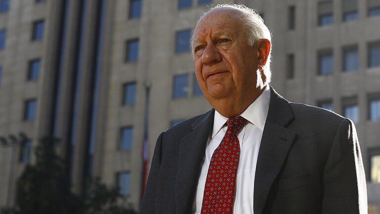 Ricardo Lagos defiende a ex ministro de Salud por acusación constitucional:
