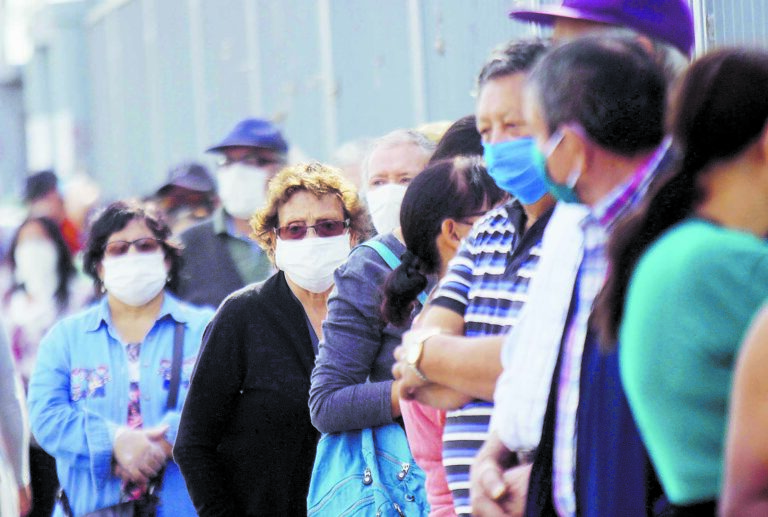 Director Comunal de Salud de Curicó evaluó estado actual de la pandemia en la zona