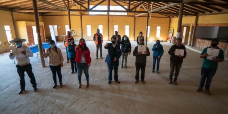 Salineros de Yoncavén recibieron recursos para realizar proyecto PAMMA