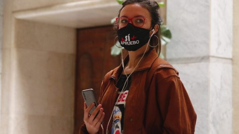 Camila Vallejo: Hoy estamos derrumbando el legado de la Dictadura Militar con todas sus letras