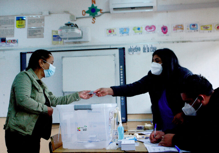 Vecinos de Sarmiento y Los Niches pudieron votar por primera vez en sus sectores