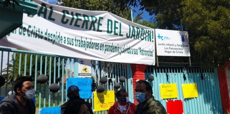 Trabajadores de Hogar de Cristo en Curicó protestaron por despidos y cierre de Jardín Infantil “Los Patroncitos”