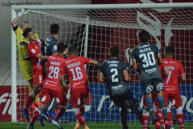 Partido entre Curicó Unido y la UC se deberá reanudar desde el minuto 49