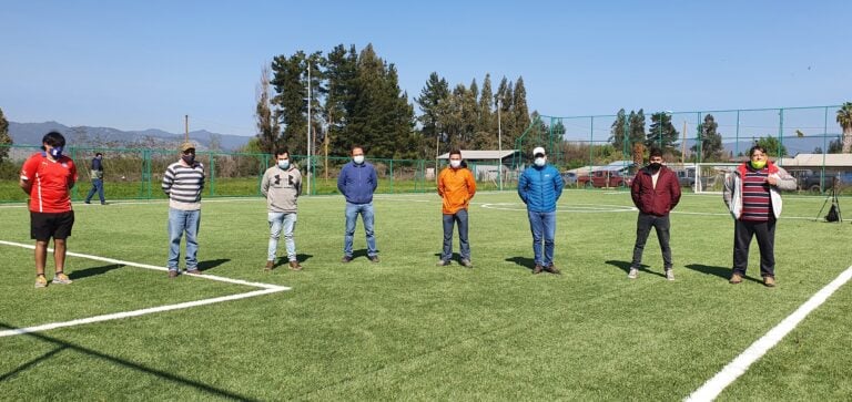 Autoridades visitaron nueva cancha de futbolito en La Huerta de Mataquito