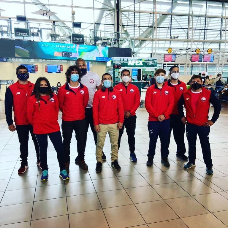 Antonia Valdés viajó con la selección chilena de lucha olímpica a Serbia