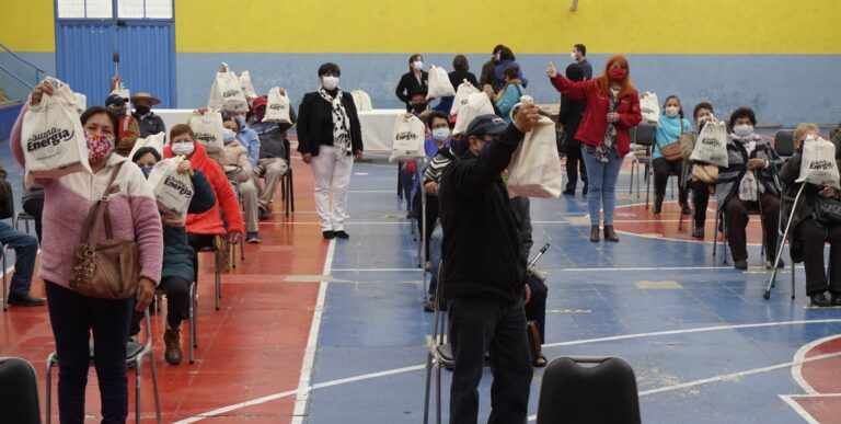 Seremi de Energía capacitó en eficiencia a más de cien adultos mayores de Teno