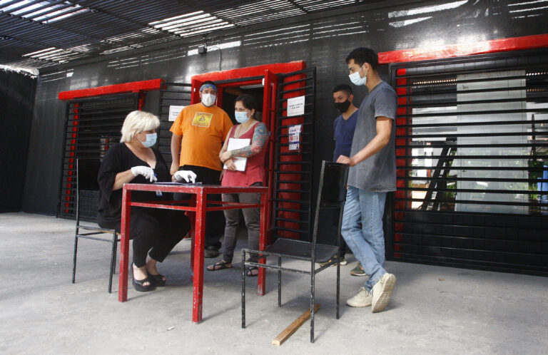 Oficina de Turismo de Curicó capacitó a locatarios por reapertura de comercio gastronómico