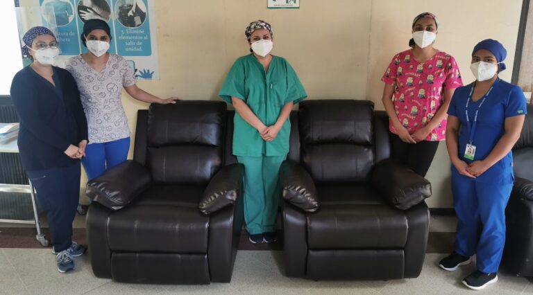 Embajada de Israel donó implementos para el descanso de funcionarios del Hospital de Curicó