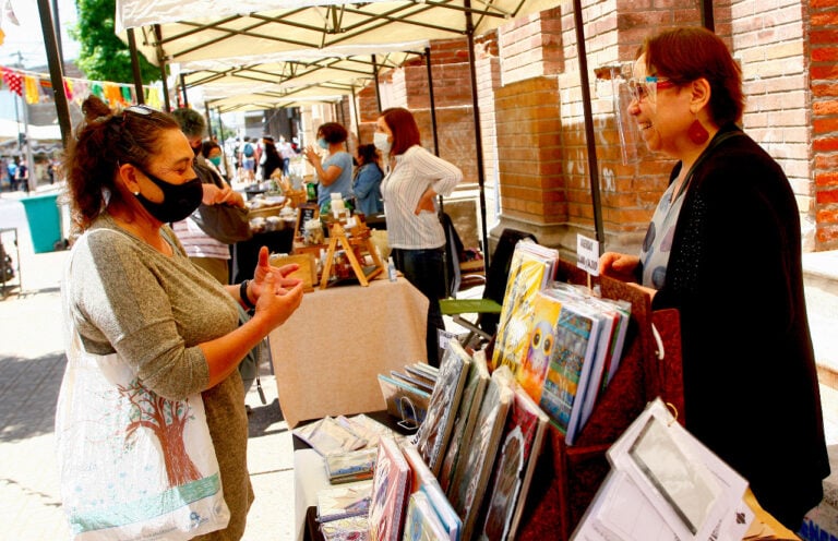 Emprendedores de Curicó ofrecen sus productos en Ecoferia Alternativa