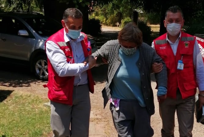 Mujer en situación de calle de Curicó fue derivada por el municipio a hogar en Talca