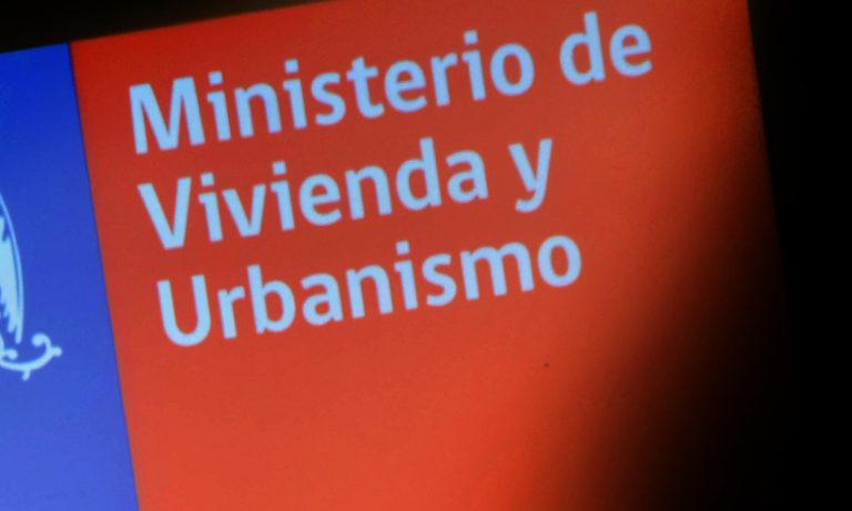 Seremi de Vivienda coordinó solución con vecinos damnificados por incendio en sector Santa Fe de Curicó