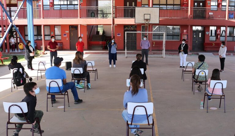 Municipio de Teno y SernamEG reabrieron escuela para habilitar guardería infantil de temporada