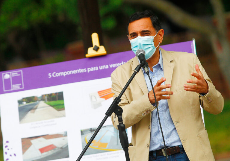 Alcalde de Curicó acusa abandono de autoridades de gobierno durante cuarentena