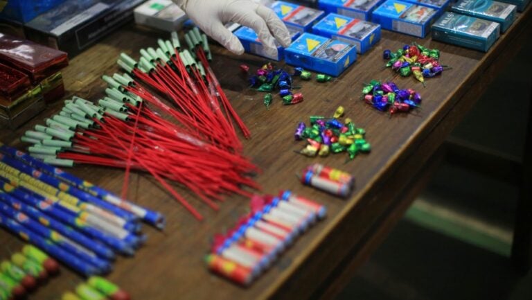 Carabineros de Talca incautó fuegos artificiales que se vendían por Facebook