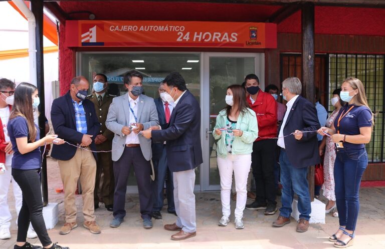 Banco Estado y Municipio de Licantén inauguraron nuevo cajero automático en Iloca