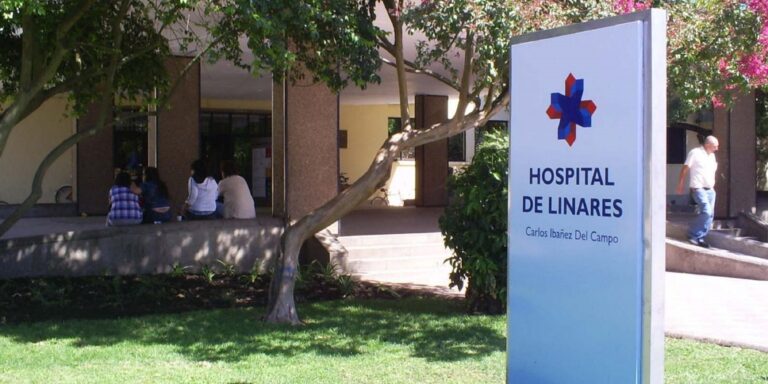 Denuncian que Hospital de Linares entregó cuerpos a familias equivocadas