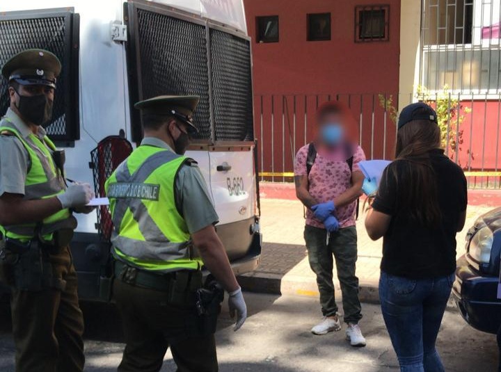 Carabineros detuvo en Curicó a hombre con Covid positivo en fila afuera de un banco