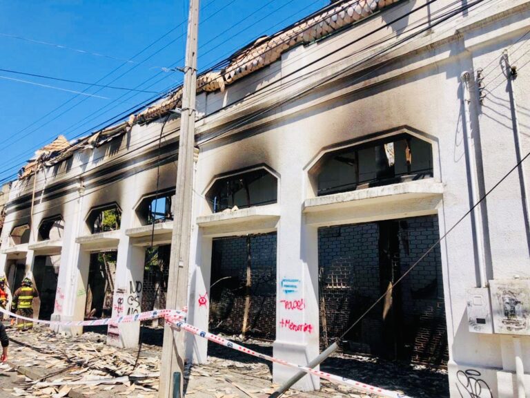 Fosis entregó apoyo a locatarios de galería comercial de Talca afectados por incendio