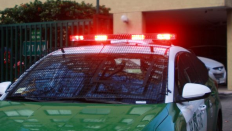 Las Condes: nueva fiesta clandestina dejó a tres detenidos, quienes golpearon a carabineros