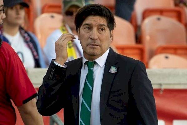 Iván Zamorano postula a Eduardo Berizzo y al