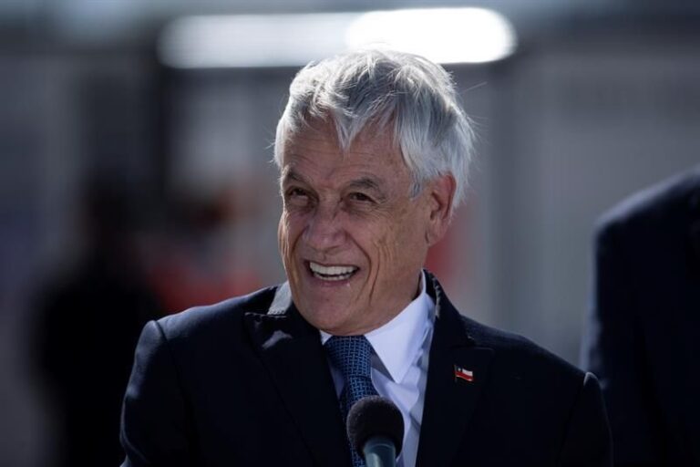 Gobierno de Sebastián Piñera espera vacunar a 3,1 millones de personas en la primera quincena de marzo