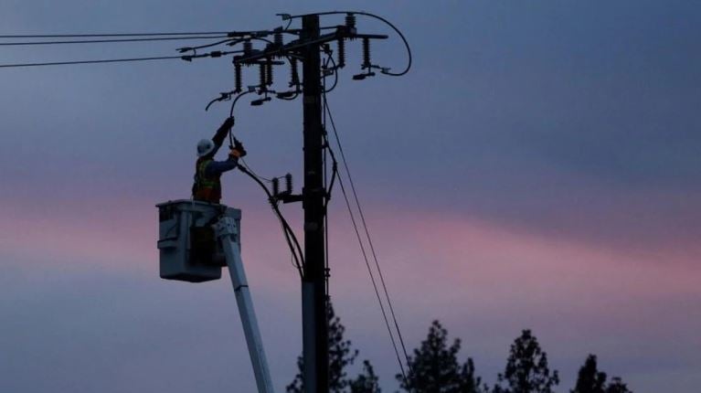 Pobladores de sector cordillerano de Molina denuncian extensos cortes de luz