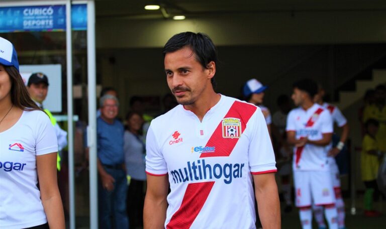 Carlos Espinosa: “Con suerte hablamos dos veces con Palermo”