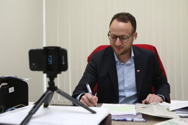 Gobierno Regional asigna $87 millones para compra de máquina perforadora de pozos profundos en Cauquenes