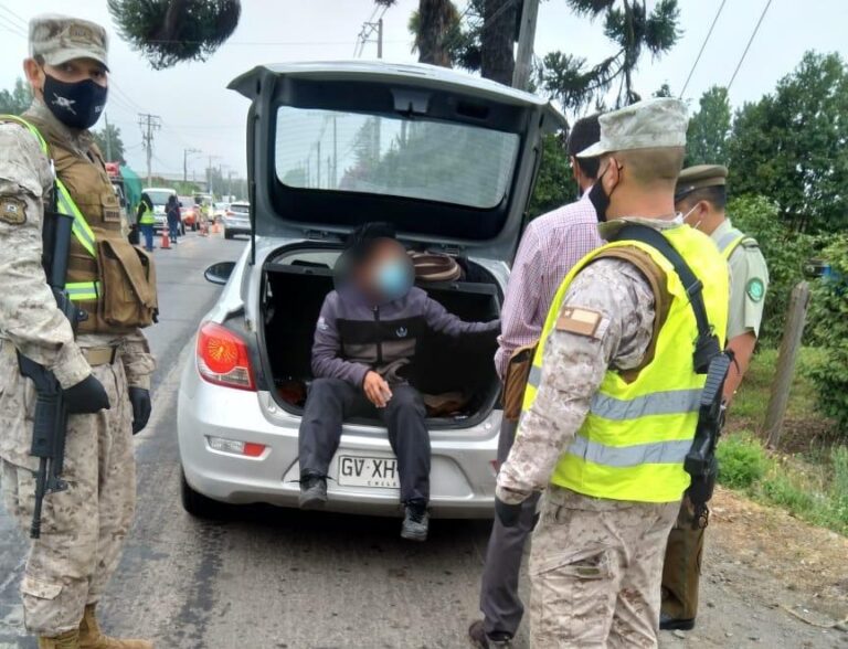 Carabineros de Romeral detuvo a menor que quiso evadir control sanitario oculto en maletero de auto