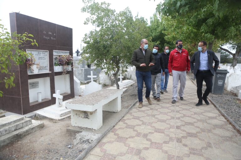 Autoridades presentaron obras de mejoramiento al interior del Cementerio Municipal de Hualañé