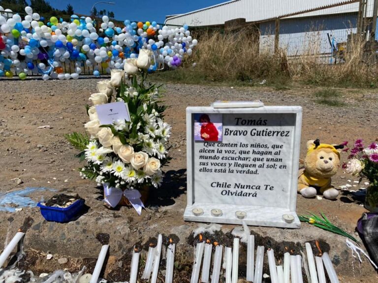Curicano que instaló placa memorial alusiva a Tomás Bravo conversó con VLN Radio