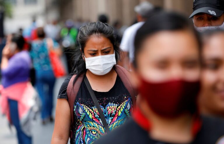 Denuncian obligación a trabajadores de prestar servicios sin permisos colectivos