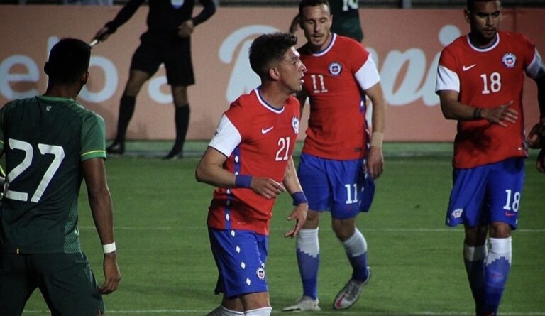 Pablo Parra sumó sus primeros minutos en La Roja