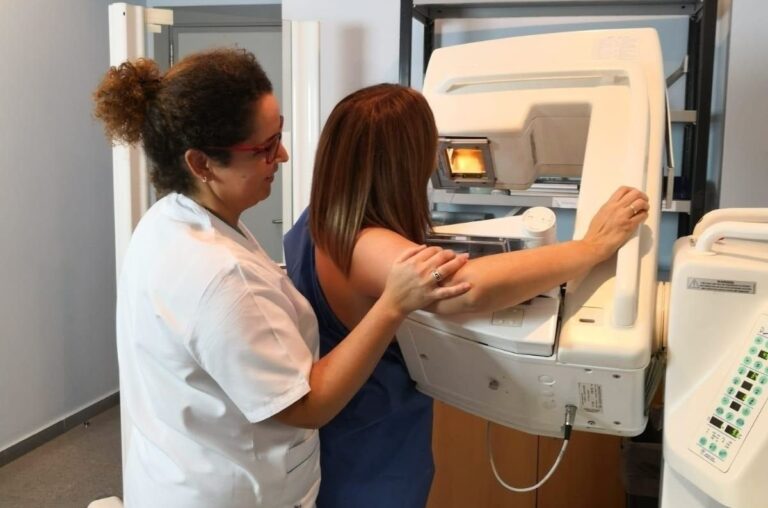 Municipio de Molina ofrece mil mamografías y exámenes PAP para mujeres de la comuna