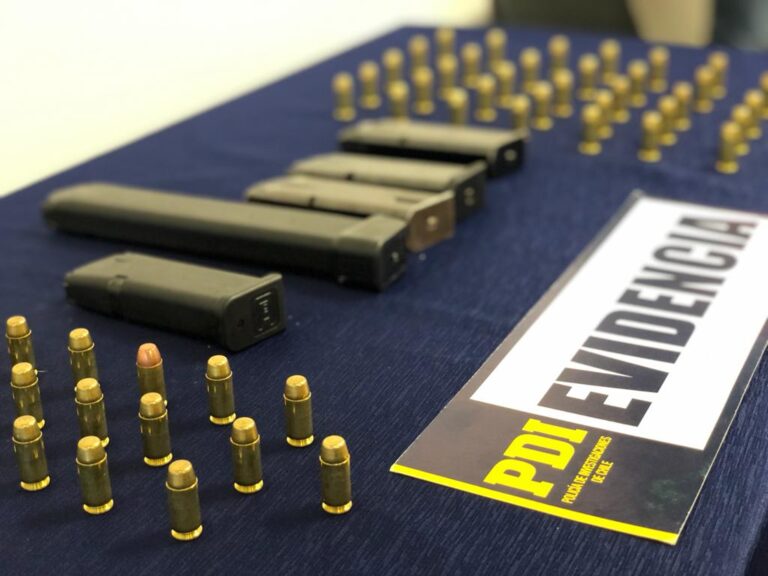 Mujer de 71 años fue detenida por tenencia de municiones y cargadores para armas de fuego