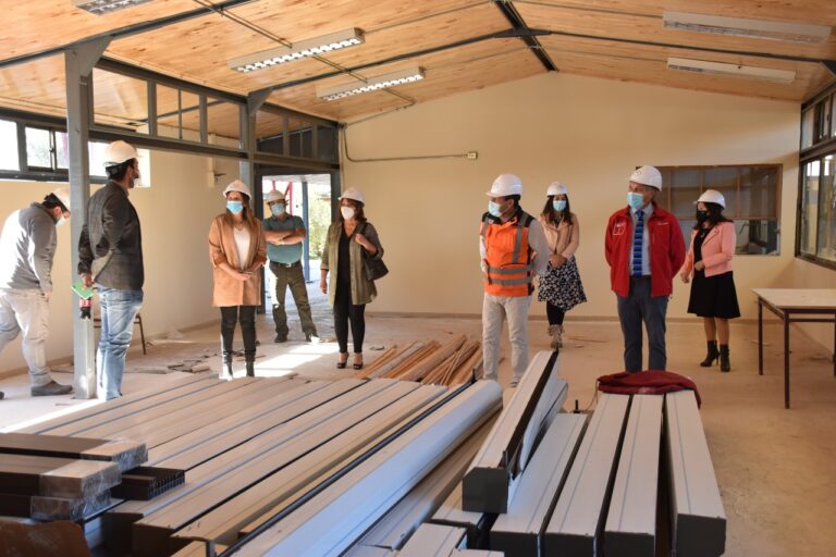Avanzan obras de mejoramiento de Escuela La Isla en Sagrada Familia