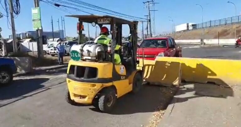 Autoridades habilitan acceso a Curicó por cruce Avenida España