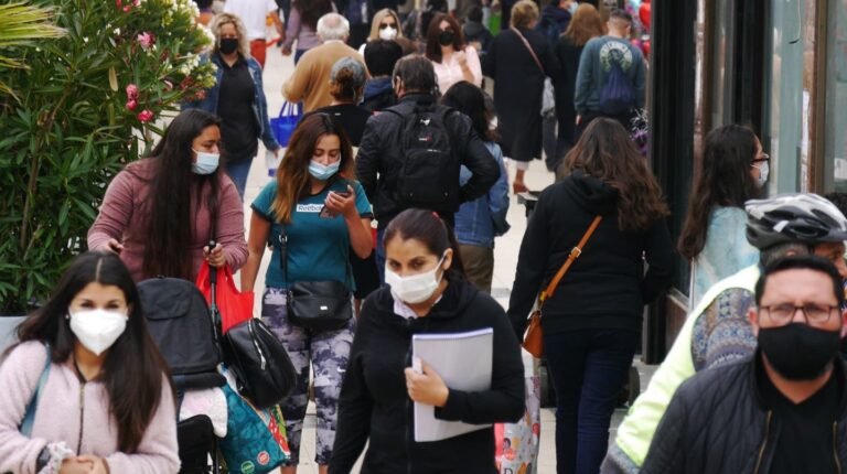 Colegio Médico indicó que podría surgir rebrote de casos de Covid-19 en septiembre